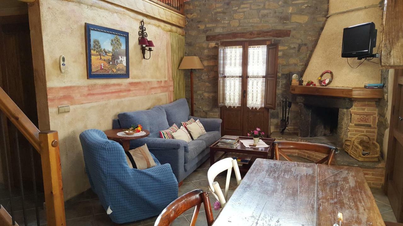 Apartamentos La Borda Castillon Tierrantona Exteriör bild